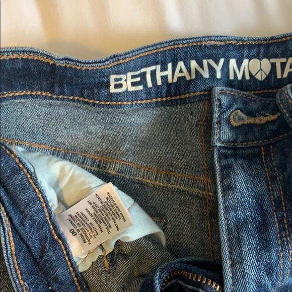 Shorts - Picture 2 of 2